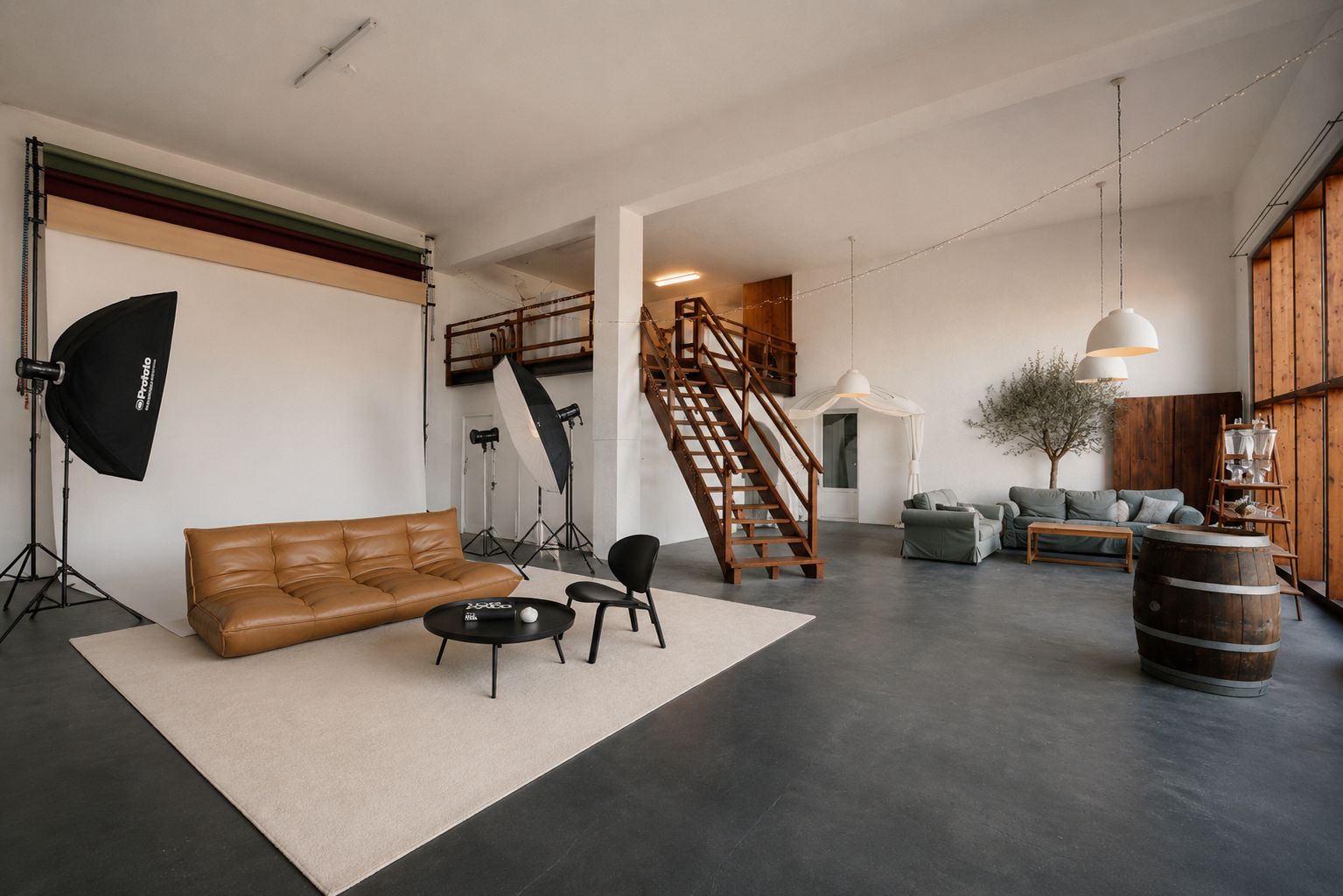 Weitwinkel des Studio-Setups im Loft